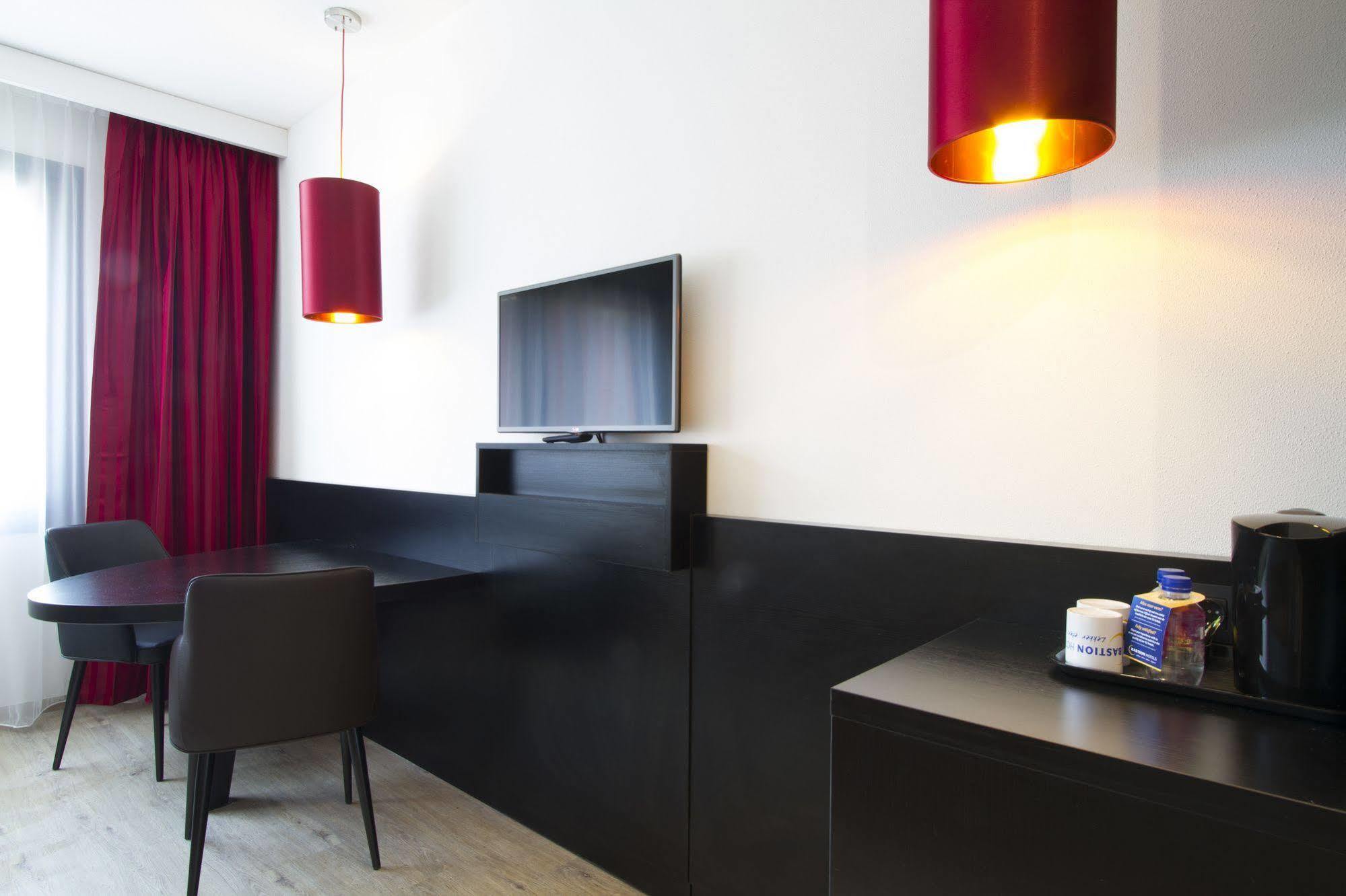 Bastion Hotel Eindhoven Waalre Экстерьер фото