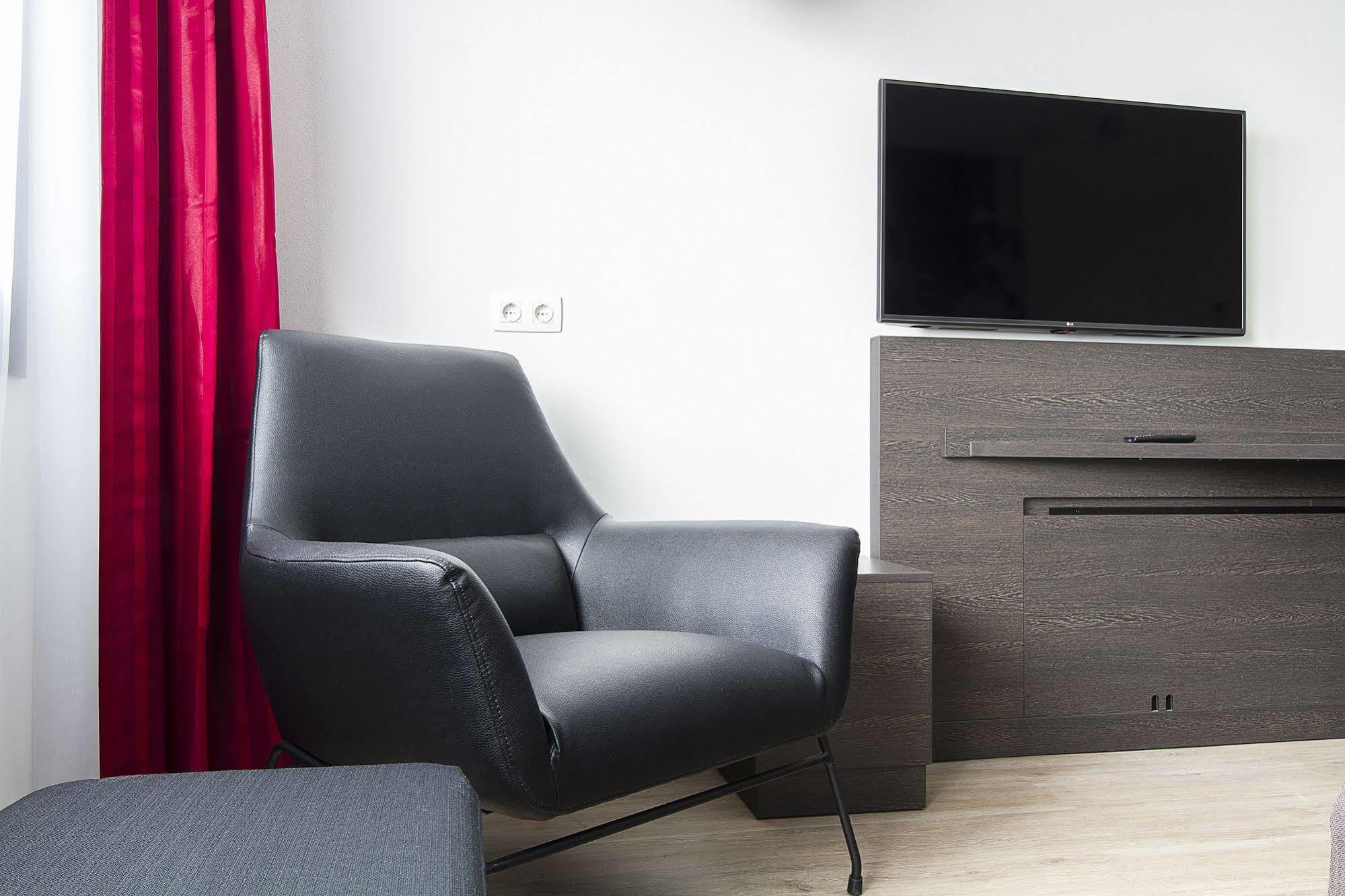 Bastion Hotel Eindhoven Waalre Экстерьер фото