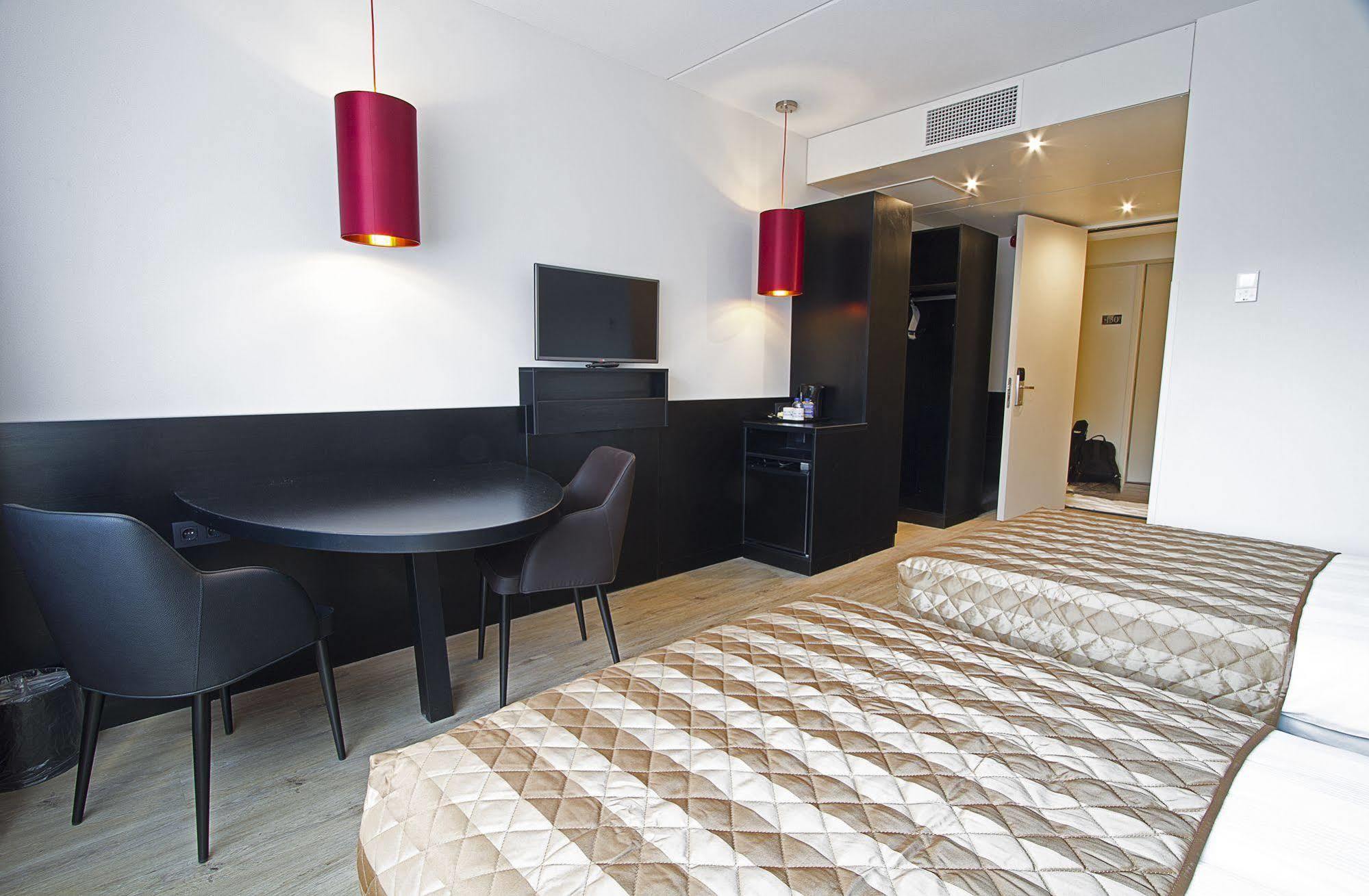 Bastion Hotel Eindhoven Waalre Экстерьер фото